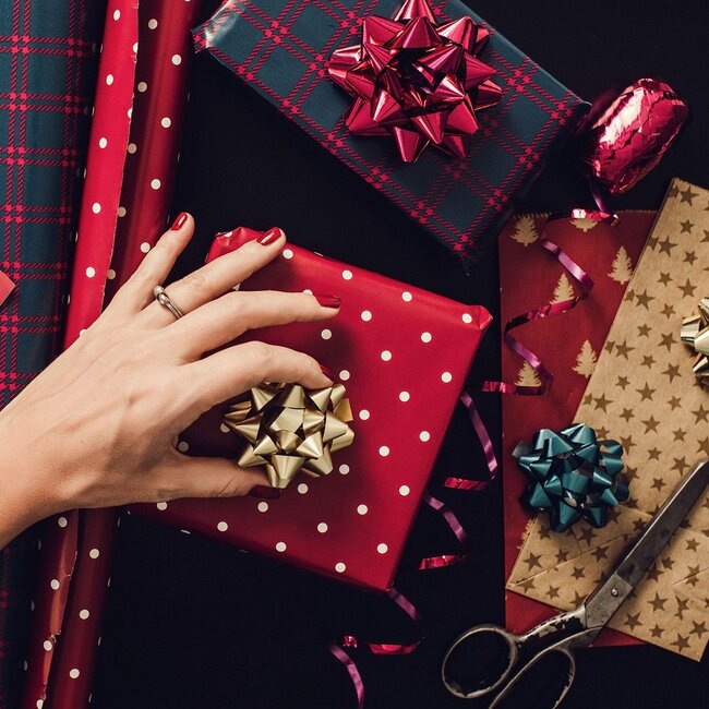 Christmas - Gift Wrap & Accessories